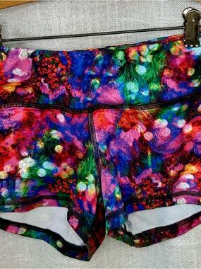 Fleo Large OG Christmas Multicolor Pink Blue Green Floral-Print Shorts